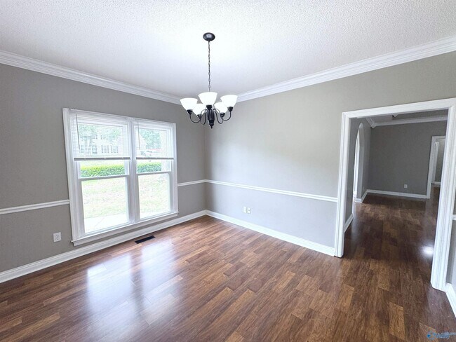 Building Photo - 192 Rosecliff Dr