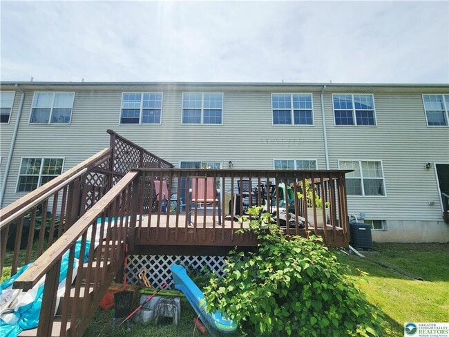 Building Photo - 278 Maple Ct