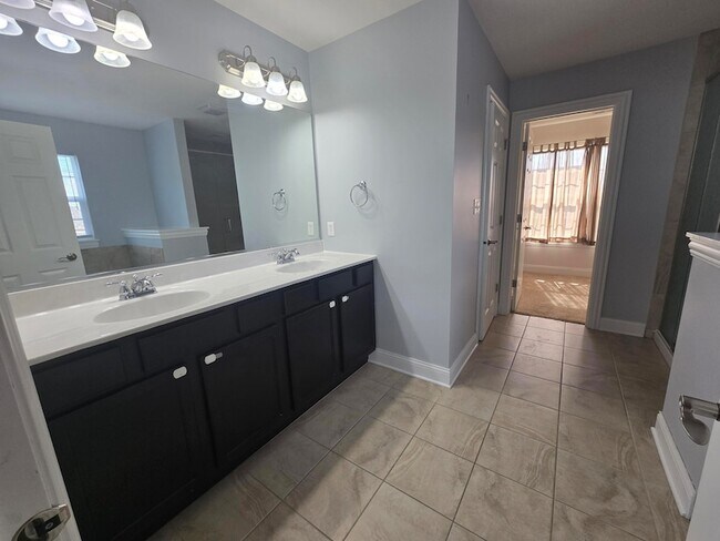 Building Photo - 10091 Pearwood Dr
