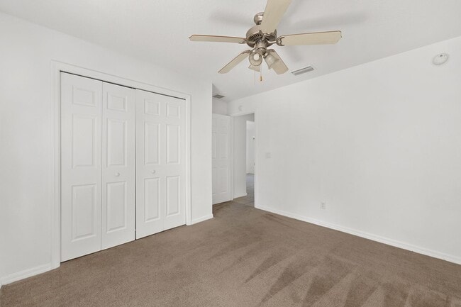 Building Photo - Spacious 3-Bedroom Home with Modern Open Floor Plan in Desirable Marion Oaks!