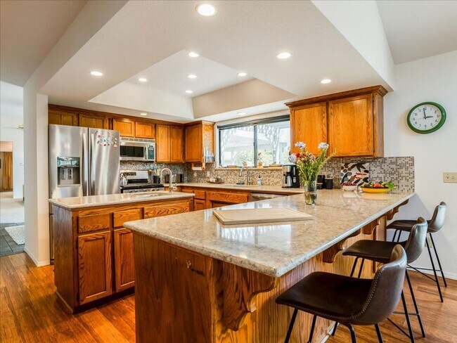 Building Photo - 271 Twin Ridge Dr