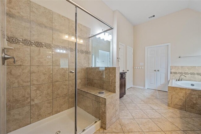 Building Photo - 2737 King's Retreat Cir