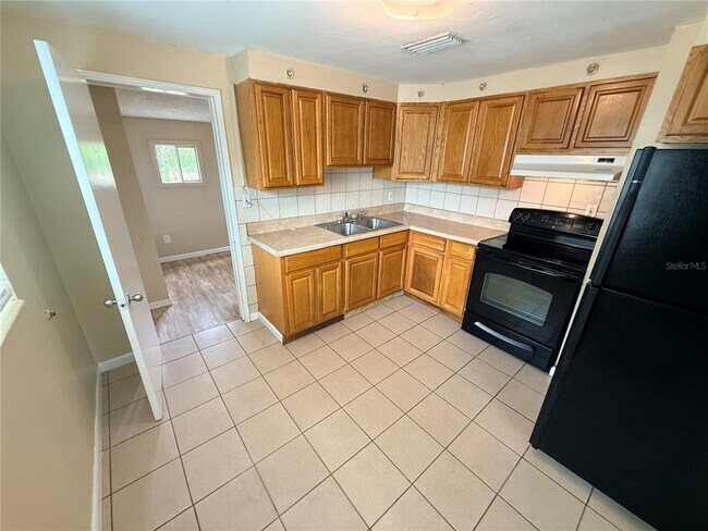 Building Photo - 1759 Temple Terrace S