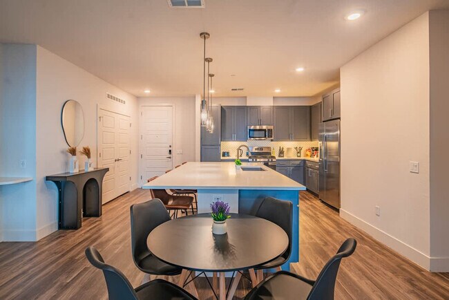 Building Photo - 15501 N Dial Blvd