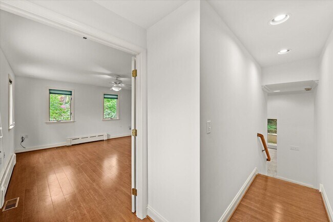 Building Photo - 6013 Selvyn Rd
