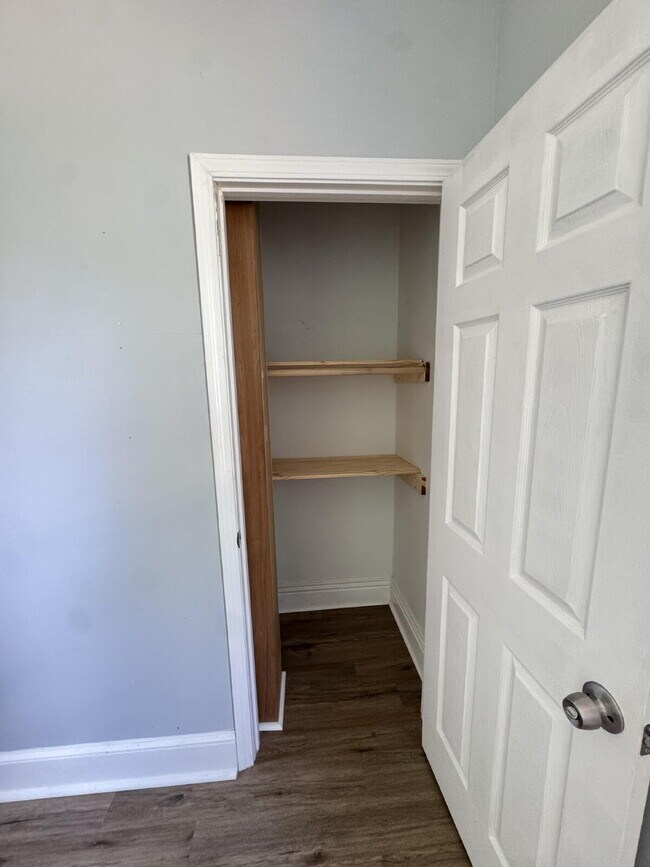 Building Photo - Spacious 3BR/2BA Home in Lafayette – Pet Friendly + Shared Laundry!