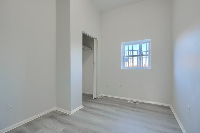 Building Photo - 800 N Fulton Ave