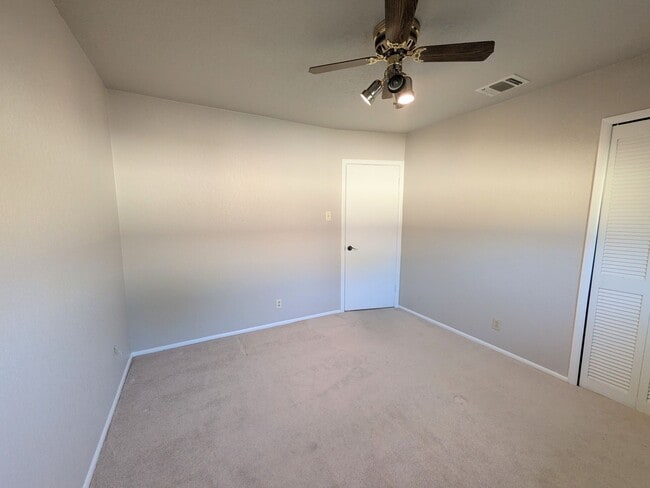 Building Photo - 6618 Cloverbend St