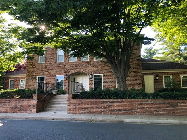 Building Photo - Spacious North Bethesda 3BR with Private Patio & Resort-Style Amenities