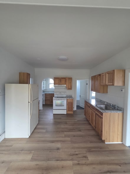 Primary Photo - 93 Washington St N