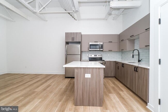 Building Photo - 2700 E Auburn St