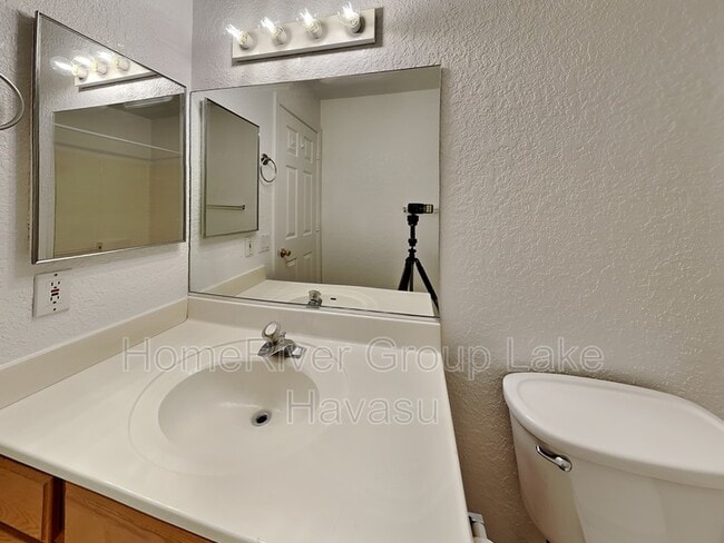 Building Photo - 3080 Caliente Dr