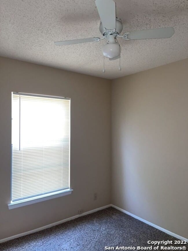 Building Photo - Close to UTSA