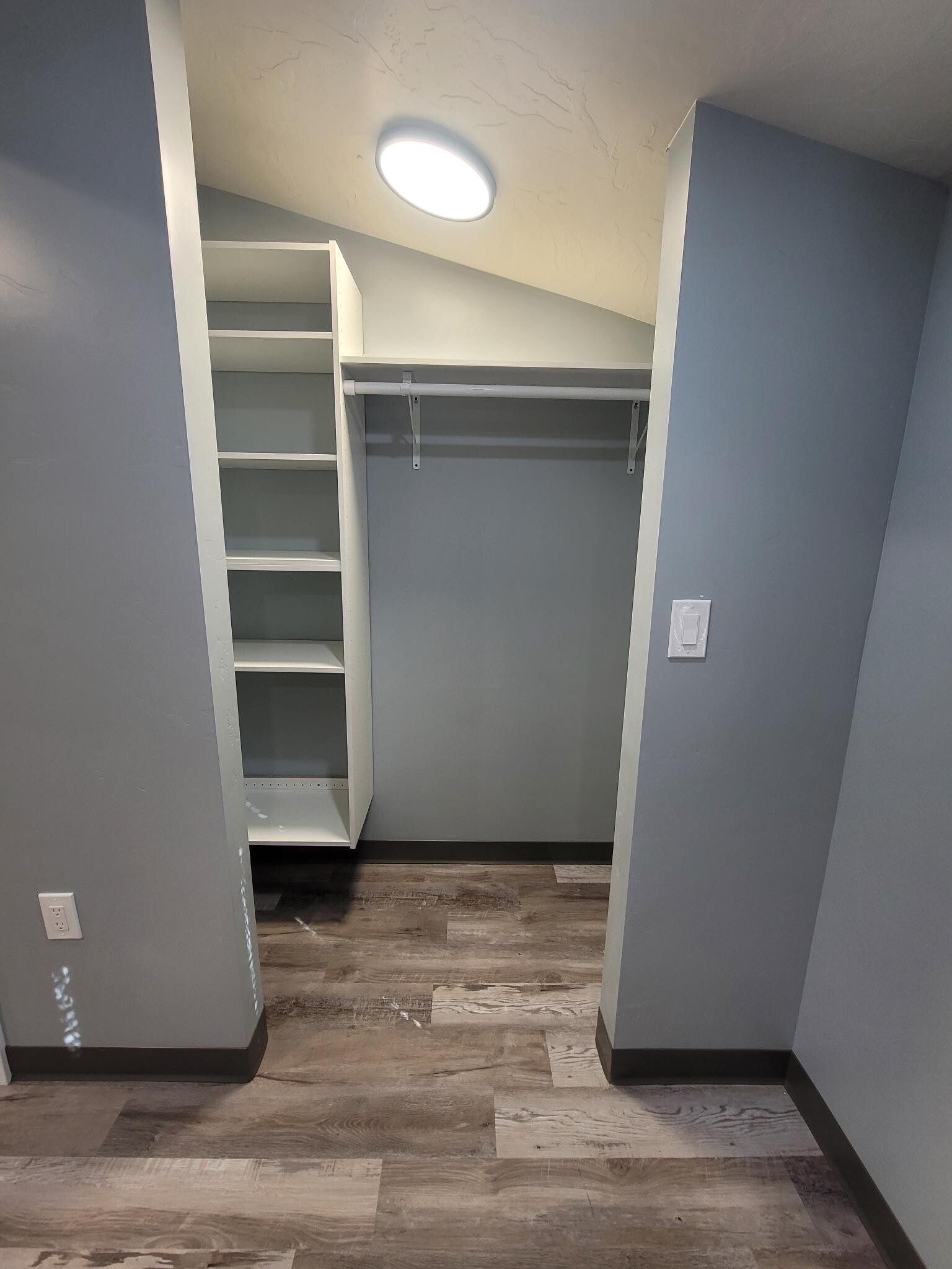 Building Photo - 168 E 70 S