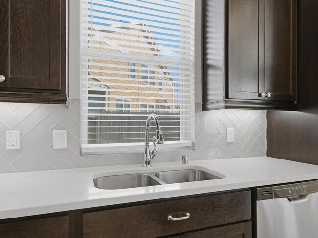 Building Photo - 28043 Rocky Heights Dr