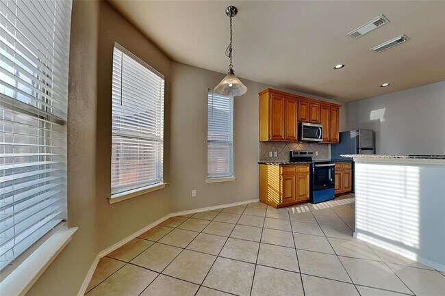 Building Photo - 11022 Pierce Valley Dr