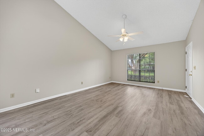 Building Photo - 2512 Bluffton Dr