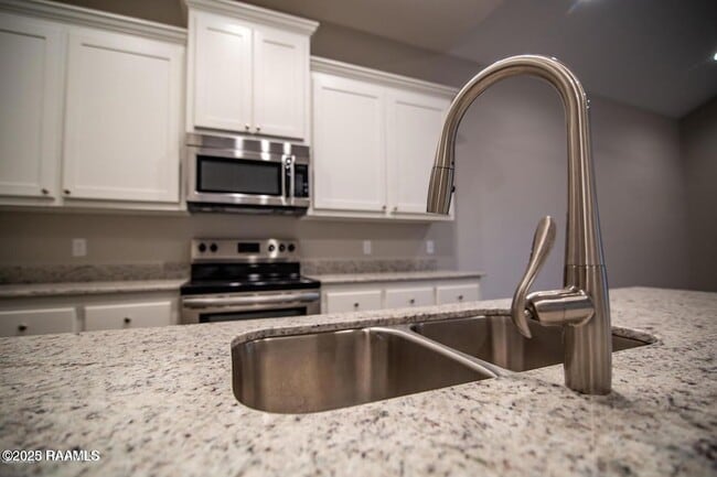 Building Photo - 108 Millie Park Dr