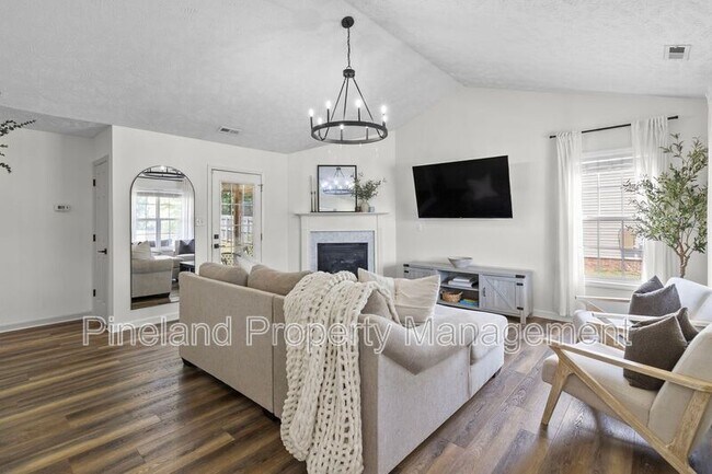 Building Photo - 133 Haywood Dr