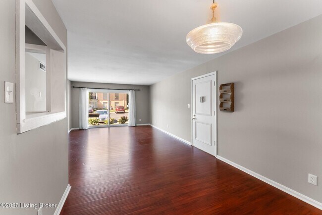 Building Photo - 320 Highwood Dr