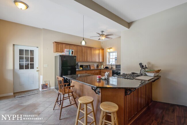 Building Photo - 5113 Cedarvale Rd