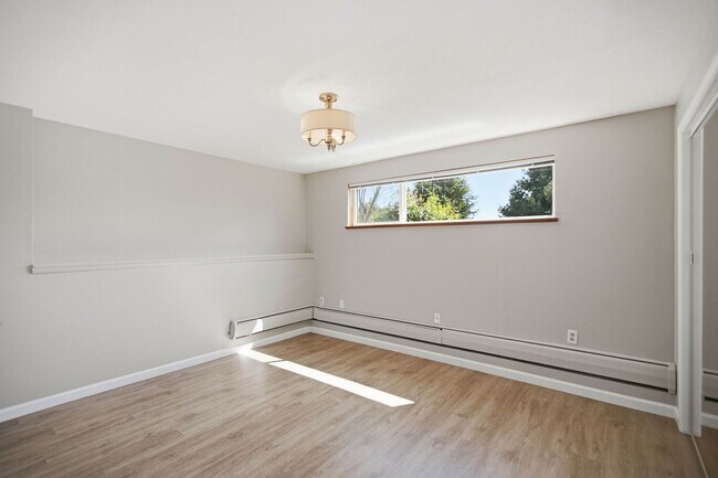 Building Photo - Spacious 4 Bed 2.5 Bath Home with Panoramic Views in Magnolia