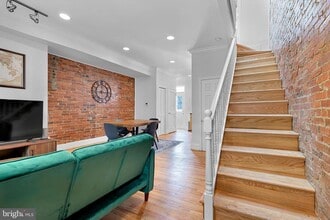 Building Photo - 1037 5th St NE