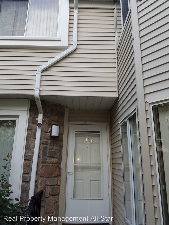Primary Photo - 3 br, 2.5 bath House - 1096 Schmidt Lane