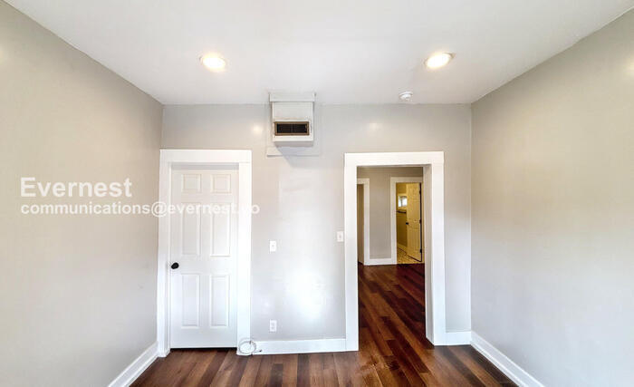 Building Photo - 1494 Manchester Ave