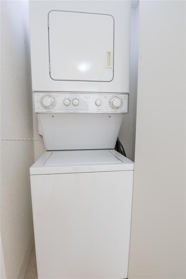 Building Photo - 816 NW 11th St