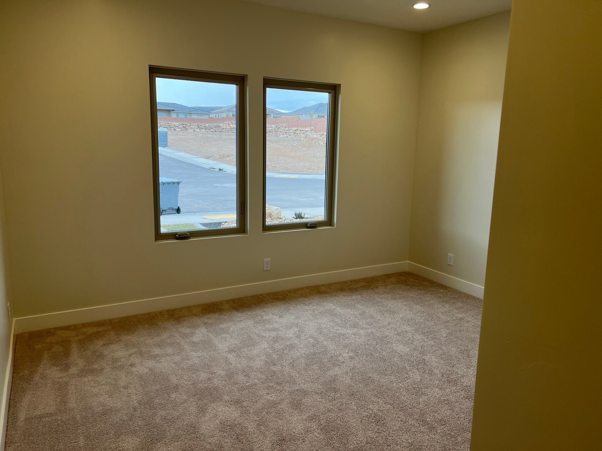 Building Photo - 2744 W Columbo Ln