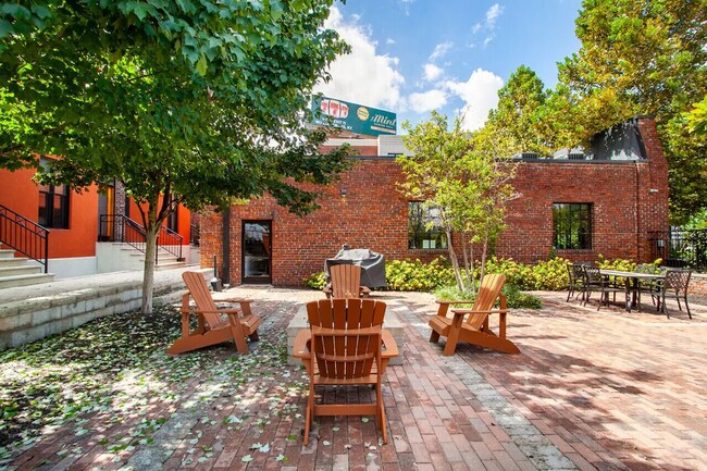 Building Photo - 205 Mews Way