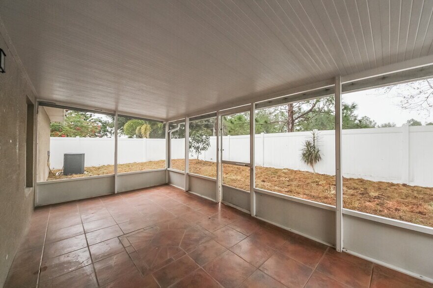 Building Photo - 11737 Pethrick Dr