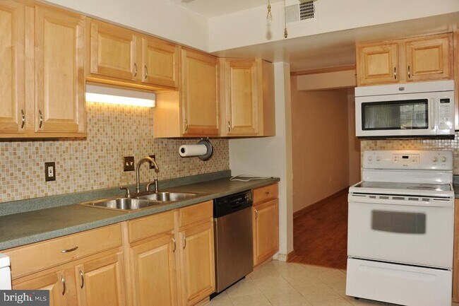 Building Photo - 6612 Forbush Ct