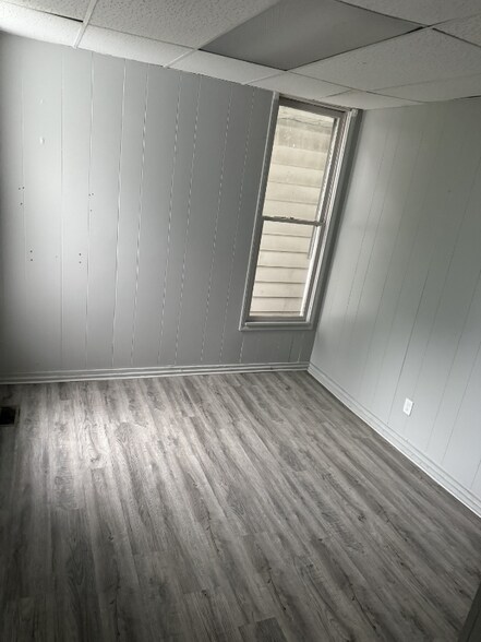 Building Photo - 1532 Woodley Ave