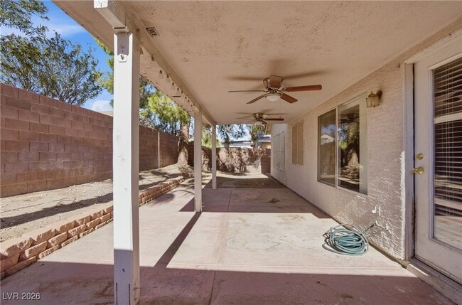 Building Photo - 5555 Airview Ct