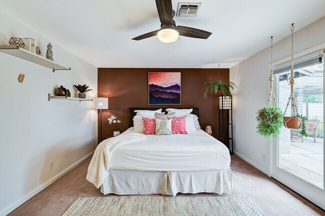 Building Photo - 2400 La Solana Way