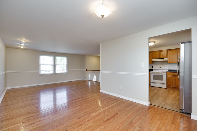 Building Photo - 3800 Corkwood Dr