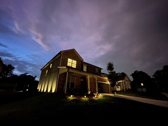 Building Photo - 603 Skye Ct