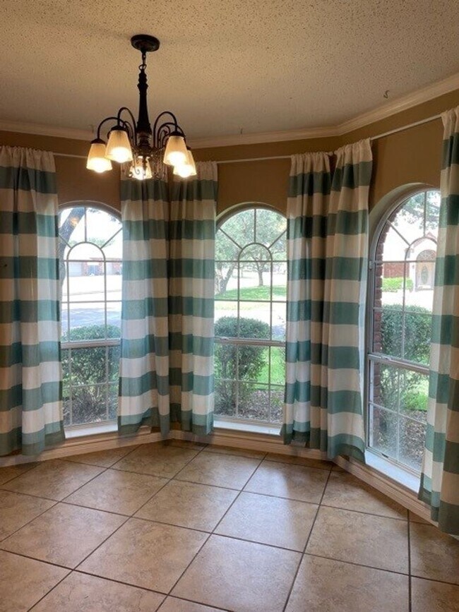 Building Photo - Available Now! No Pets! Beautiful 4 bed/2....