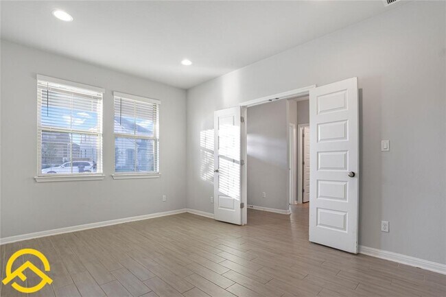 Building Photo - 3008 Sage Ranch Dr
