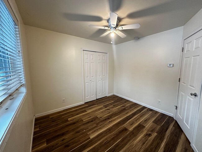 Building Photo - (Half off first month rent) 3Bed/2Ba/2Car ...