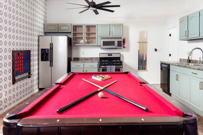 Building Photo - 6235 E Thunderbird Rd