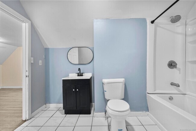 Building Photo - 141 Crown St