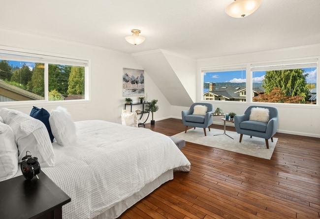 Building Photo - 18811 SE 42nd St