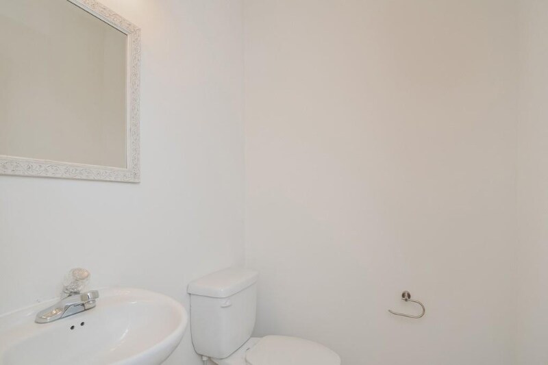 Building Photo - 5780 Weddington Dr