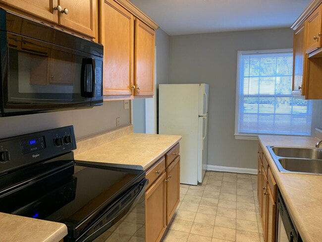 Building Photo - Four Seasons Area, 3 Bedrooms Plus Office, Fire Place, Convenient to Mall & Interstates.