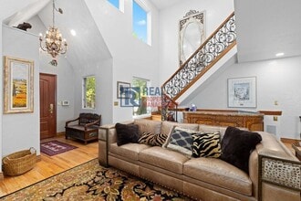 Building Photo - 88 W Irvington Pl