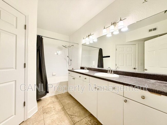 Building Photo - 202 E South St