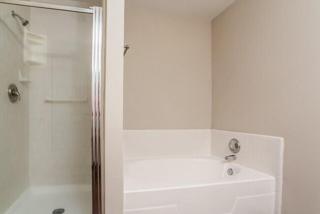 Building Photo - 28906 Loddington St